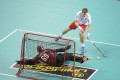 Matej Jendrisak scheitert am lettischen Goalie Janis Salcevics