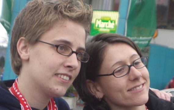 Frauenpower hinter der Bande