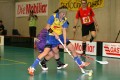 Mirca Anderegg deckt den Ball ab