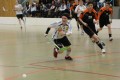 Schwarz rennt dem Ball nach