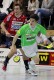 Eberhard und Mittelholzer schauen dem Ball nach