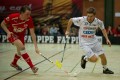Antener und Vehkaoja kämpfen um den Ball