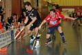 Righini deckt den Ball gegen Ostransky ab