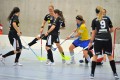 Sina Casutt versucht sich als Fussballerin