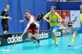 Emanuel Antener ist vor Henrik Quist am Ball