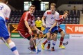 Stucki und Engel schauen dem Ball nach