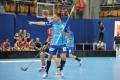 Martin Emanuelsson versucht Warbergs Spiel zu lenken