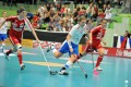 Katrin Zwinggi und Seraina Ulber verfolgen Eliska Krupnova