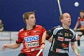 Claudio Laely und Dominic Mucha bestaunen den Ball