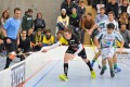 Borth versucht den Ball im Spiel zu halten