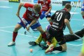 Jarno Ihme und Ville Kuusela kontrollieren den Ball