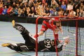 Martin Hitz hält den Penalty von Jan Binggeli