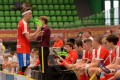Mikko Kohonen mit Anweisungen