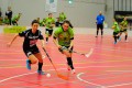Kampf um den Ball zwischen Katarina Klapitová (l) und Nathalie Spichiger (r)