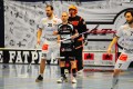 Matteo Forini von Ticino Unihockey (l) und Dominic Mucha von Mittelland (r)