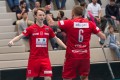 Frejd gratuliert Zaugg zu dessen Treffer.