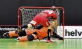 Die die Entscheidung im Playoff-Rennen?: Markus Aeschbacher verwertet gegen Toggenburg einen Penalty.