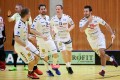 Manuel Staub mit dem Zuger Block um Billy Nilsson