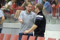 Jukka Kinnunen diskutiert mit Assistent Koskelainen