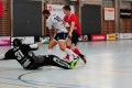 Andrea Vitali (Gordola)(l) scheitert an Torhueter Michael Niklaus #31 (ULA)
