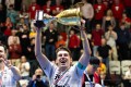 Marek Benes mit dem Champions-Cup-Kübel