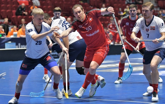 Schweiz mit blauem Auge in den Viertelfinal