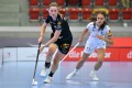 Noelle Weis vor Nina Metzger
