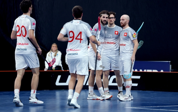 Niederlage für Männer, Siege für U-Teams